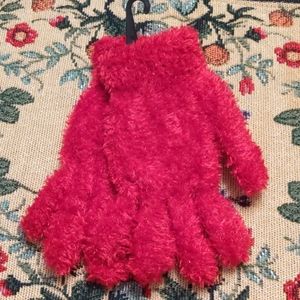 Red Fuzzy Gloves Elmo